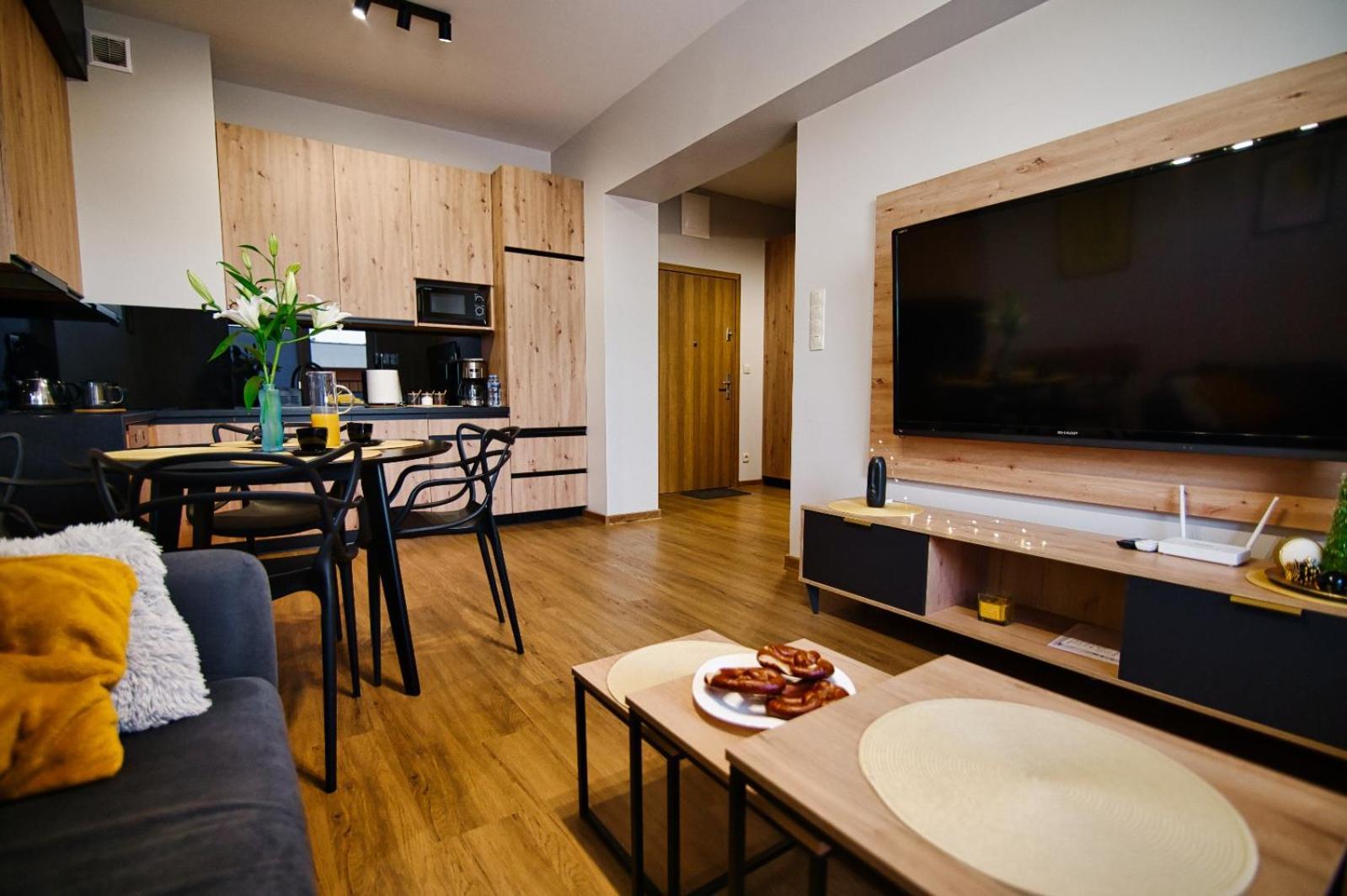 Apartament No82 Yellow Holiday Home Zator Exterior photo